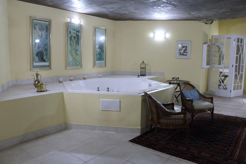 Villa Serena Bed&Breakfast Embu Exteriör bild